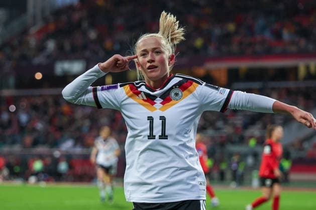 Lea Schueller 11 (Deutschland) jubelt nach ihrem Treffer zum 5:1, Emotion, Freude, Deutschland vs. Oesterreich, DFB, Fussball, Frauen, Qualifikation zur Frauen-WM, Gruppenphase, Gruppe D, Spieltag 3 von 6, Saison 2025 26, 14.04.2026 Nuernberg Bayern Deutschland