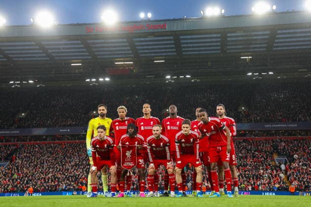 Football - UEFA Champions League - Quarter-Final - 2nd Leg - Liverpool FC v Paris Saint-Germain FC LIVERPOOL, ENGLAND - Tuesday, April 14, 2026: Liverpool s players line-up for a team group, Mannschaftsbild, Totale photograph before the UEFA Champions League Quarter-Final 2nd Leg match between Liverpool FC and Paris Saint-Germain FC at Anfield. Back row (L-R) goalkeeper Giorgi Mamardashvili, Hugo Ekitike, captain Virgil van Dijk, Ibrahima Konatà , Ryan Gravenberch and Dominik Szoboszlai. Front row (L-R): Milos Kerkez, Jeremie Frimpong, Alexis Mac Allister, Florian Wirtz and Alexander Isak. (Photo by David Rawcliffe Propaganda) LIVERPOOL Anfield MERSEYSIDE ENGLAND Copyright: xDavidxRawcliffex P2026-04-14-Liverpool_PSG-30