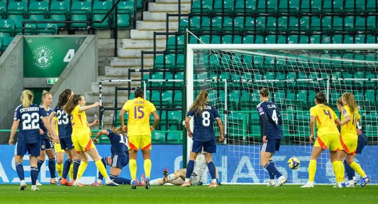 Sari Kees of Belgium Women scores past Scotland Women goalkeeper Sandy MacIver to give Belgium a 0-1 lead. Scotland Women v Belgium Women, FIFA 2027 Women s World Cup Qualifying, Football, Easter Road, Edinburgh, UK - 14 Apr 2026Edinburgh Easter Road United Kingdom EDITORIAL USE ONLY No use with unauthorised audio, video, data, fixture lists, club league logos or live services. Online in-match use limited to 120 images, no video emulation. No use in betting, games or single club league player publications. Copyright: xStuartxWallace Shutterstockx 16828526g