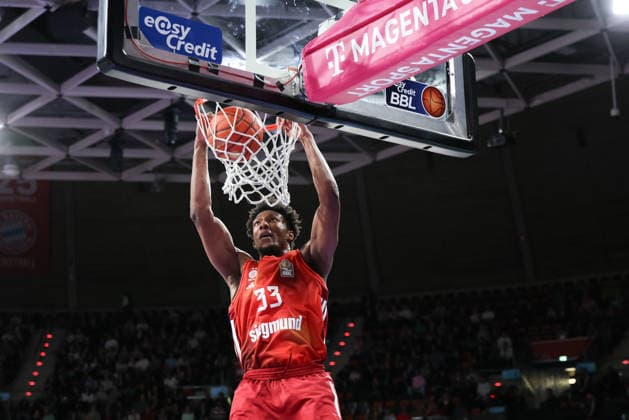 Dunk David McCormack (FC Bayern Basketball, 33), GER, FC Bayern Basketball vs. MHP Riesen Ludwigsburg, Basketball, easycredit Basketball Bundesliga, 13. Spieltag, Saison 2025 2026, 14.04.2026, GER, FC Bayern Basketball vs. MHP Riesen Ludwigsburg, Basketball, easycredit Basketball Bundesliga, 13. Spieltag, Saison 2025 2026, 14.04.2026 Muenchen Copyright: xEibner-Pressefoto JennixMaulx EP_JML
