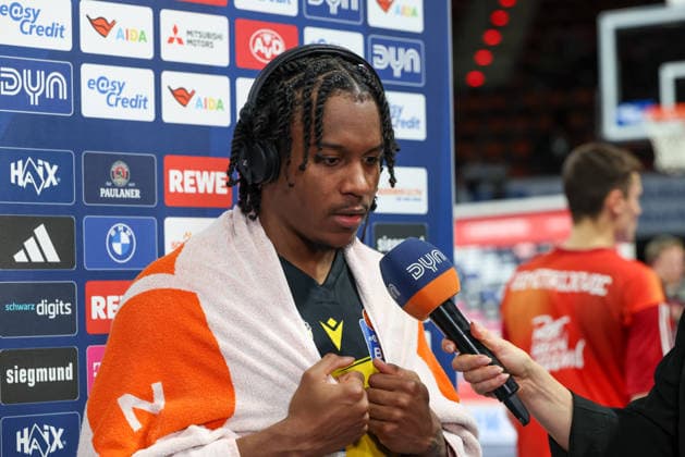 Stefan Smith (MHP Riesen Ludwigsburg, 03) beim Interview nach dem Spiel, GER, FC Bayern Basketball vs. MHP Riesen Ludwigsburg, Basketball, easycredit Basketball Bundesliga, 13. Spieltag, Saison 2025 2026, 14.04.2026, GER, FC Bayern Basketball vs. MHP Riesen Ludwigsburg, Basketball, easycredit Basketball Bundesliga, 13. Spieltag, Saison 2025 2026, 14.04.2026 Muenchen Copyright: xEibner-Pressefoto JennixMaulx EP_JML
