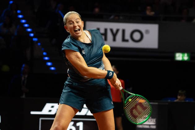 Jelena Ostapenko (LAT) am Ball, GER, Jelena Ostapenko vs. Mirra Andreeva, Tennis, ATP, Tennis Herren Turnier, WTA, Tennis Damen 500, Porsche Tennis Grand-Prix, 15.04.2026, GER, Jelena Ostapenko vs. Mirra Andreeva, Tennis, ATP-Turnier, WTA 500, Porsche Tennis Grand-Prix, 15.04.2026, Stuttgart Copyright: xEibner-Pressefoto EdwardxCheungx EP_ECG