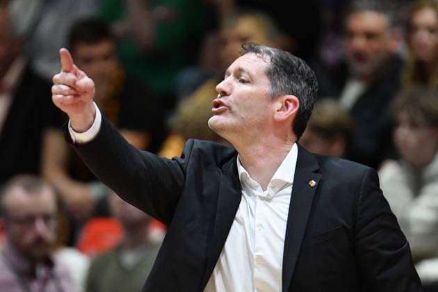 Ty Harrelson (Trainer, Head Coach, ratiopharm ulm). GER, NINERS Chemnitz vs. ratiopharm ulm, Basketball, easyCredit BBL, 23. Spieltag, Saison 2025 2026, 15.04.2026 GER, NINERS Chemnitz vs. ratiopharm ulm, Basketball, easyCredit BBL, 23. Spieltag, Saison 2025 2026, 15.04.2026 Chemnitz Copyright: xEibner-Pressefoto BertxHarzerx EP_BHR