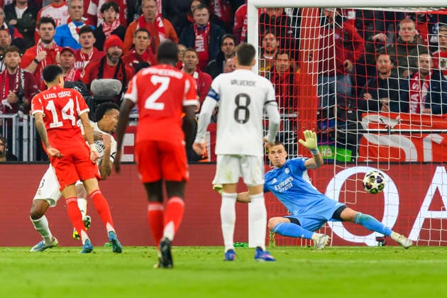 GER, UEFA CL, Viertelfinale Spiel 2, FC Bayern Muenchen (GER) vs Real Madrid (ESP) 15.04.2026, Allianz Arena, Muenchen, GER, UEFA CL, Viertelfinale Spiel 2, FC Bayern Muenchen (GER) vs Real Madrid (ESP) , UEFA regulations prohibit any use of photographs as image sequences and or quasi-video, im Bild Tor zum 2-2 durch Harry Kane (FCB 9) nicht im bild mit Luis D’az (FCB 14) Dayot Upamecano (FCB 2) Federico Valverde (Real 8)