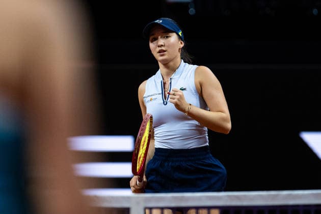 Eva Lys (Deutschland) im Bild am Ball, Eva Lys (Deutschland) vs Elina Svitolina (Ukraine), Runde 2, GER, Porsche Tennis Grand Prix Stuttgart, WTA, Tennis Damen 500, 15.04.2026 GER, Porsche Tennis Grand Prix Stuttgart, WTA 500, 15.04.2026 Stuttgart Copyright: xEibner-Pressefoto Memmlerx EP_MMR