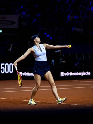 Eva Lys (Deutschland) im Bild am Ball, Eva Lys (Deutschland) vs Elina Svitolina (Ukraine), Runde 2, GER, Porsche Tennis Grand Prix Stuttgart, WTA, Tennis Damen 500, 15.04.2026 GER, Porsche Tennis Grand Prix Stuttgart, WTA 500, 15.04.2026 Stuttgart Copyright: xEibner-Pressefoto Memmlerx EP_MMR