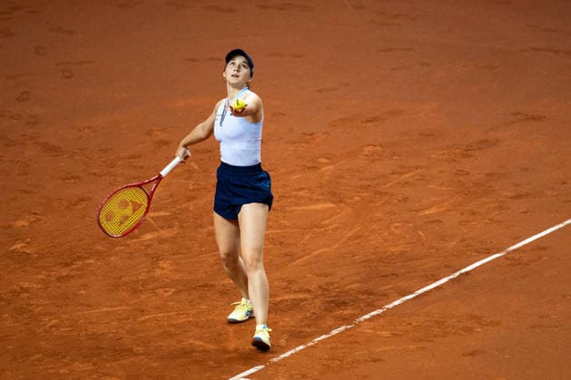 Eva Lys (Deutschland) im Bild am Ball, Eva Lys (Deutschland) vs Elina Svitolina (Ukraine), Runde 2, GER, Porsche Tennis Grand Prix Stuttgart, WTA, Tennis Damen 500, 15.04.2026 GER, Porsche Tennis Grand Prix Stuttgart, WTA 500, 15.04.2026 Stuttgart Copyright: xEibner-Pressefoto Memmlerx EP_MMR