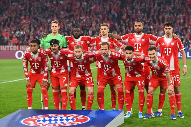 Teamfoto,Team,Mannschaft,Mannschaftsfoto: hi.v.li:Harry KANE (Bayern Muenchen),Dayot UPAMECANO (Bayern Muenchen),Josip STANISIC (Bayern Muenchen),Jonathan TAH (Bayern Muenchen),Aleksandar PAVLOVIC (Bayern Muenchen), vorne v.li:Michael OLISE (Bayern Muenchen),Serge GNABRY (FC Bayern Muenchen),Konrad LAIMER (Bayern Muenchen),Harry KANE (Bayern Muenchen),Luis DIAZ (Bayern Muenchen),Joshua KIMMICH (Bayern Muenchen). Fussball Champions League,Saison 2025 26, Viertelfinale FC Bayern-Muenchen -Real Madrid 4-3 am 15.04.2026 A L L I A N Z A R E N A.