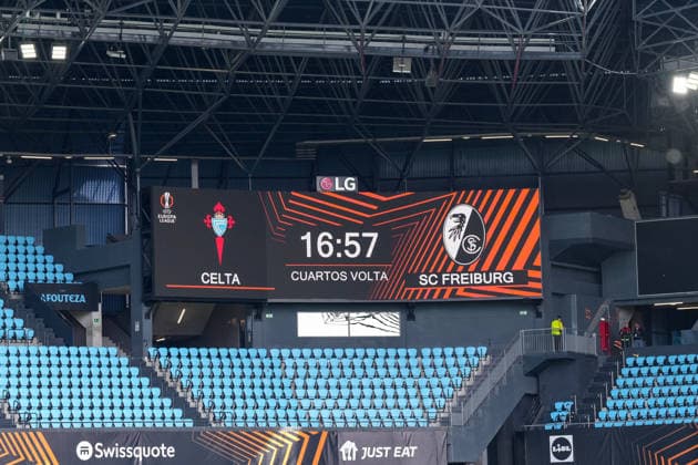 Spanien, Fussball, UEFA Europa League, Viertelfinale, Rückspiel, 2025 2026, RC Celta de Vigo vs. SC Freiburg, 16.04.2026, Estadio Balaidos, Vigo, Countdown, Videowall, Wappen, Logo, Vereinswappen Vigo Estadio Balaidos Galicien, Pontevedra Spanien Copyright: xArnexAmbergx