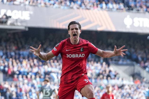Spanien, Fussball, UEFA Europa League, Viertelfinale, Rückspiel, 2025 2026, RC Celta de Vigo vs. SC Freiburg, 16.04.2026, Estadio Balaidos, Vigo, Igor Matanovic (SC Freiburg, 31) Torjubel, Emotionen, Torschuss, Abschluss, Torerfolg, Tor, Treffer Vigo Estadio Balaidos Galicien, Pontevedra Spanien Copyright: xArnexAmbergx