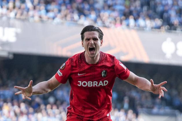 Spanien, Fussball, UEFA Europa League, Viertelfinale, Rückspiel, 2025 2026, RC Celta de Vigo vs. SC Freiburg, 16.04.2026, Estadio Balaidos, Vigo, Igor Matanovic (SC Freiburg, 31) Torjubel, Emotionen, Torschuss, Abschluss, Torerfolg, Tor, Treffer Vigo Estadio Balaidos Galicien, Pontevedra Spanien Copyright: xArnexAmbergx