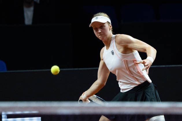 Liudmila Samsonova (RUS) im Bild am Ball, Aktion, GER, Liudmila Samsonova vs. Coco Gauff, Tennis, ATP, Tennis Herren Turnier, WTA, Tennis Damen 500, Porsche Tennis Grand-Prix, 15.04.2026, GER, Liudmila Samsonova vs. Coco Gauff, Tennis, ATP-Turnier, WTA 500, Porsche Tennis Grand-Prix, 15.04.2026, Stuttgart Copyright: xEibner-Pressefoto EdwardxCheungx EP_ECG