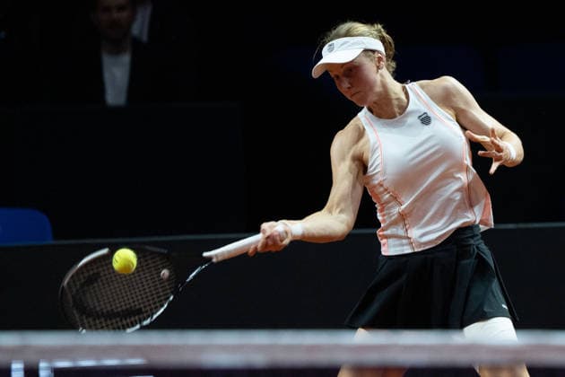 Liudmila Samsonova (RUS) im Bild am Ball, Aktion, GER, Liudmila Samsonova vs. Coco Gauff, Tennis, ATP, Tennis Herren Turnier, WTA, Tennis Damen 500, Porsche Tennis Grand-Prix, 15.04.2026, GER, Liudmila Samsonova vs. Coco Gauff, Tennis, ATP-Turnier, WTA 500, Porsche Tennis Grand-Prix, 15.04.2026, Stuttgart Copyright: xEibner-Pressefoto EdwardxCheungx EP_ECG
