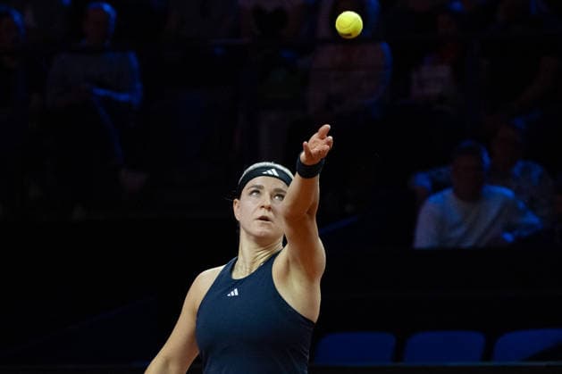 Karolina Muchova (CZE) im Bild am Ball, Aktion, GER, Elina Svitolina vs. Karolina Muchova, Tennis, ATP, Tennis Herren Turnier, WTA, Tennis Damen 500, Porsche Tennis Grand-Prix, Halbfinale, 18.04.2026, GER, Elina Svitolina vs. Karolina Muchova, Tennis, ATP-Turnier, WTA 500, Porsche Tennis Grand-Prix, Halbfinale, 18.04.2026, Stuttgart Copyright: xEibner-Pressefoto EdwardxCheungx EP_ECG