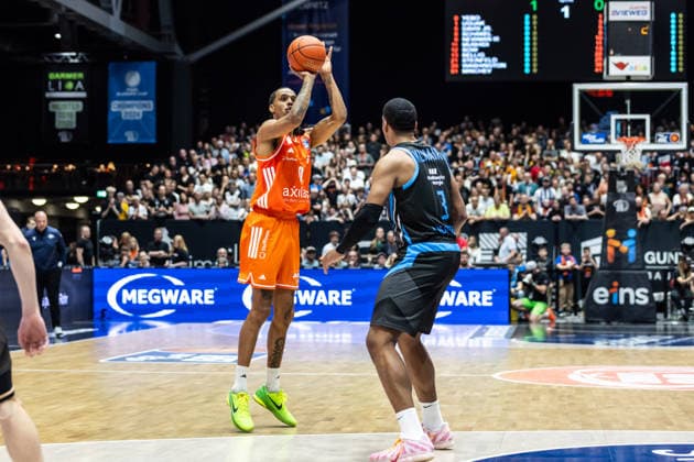 GER, easy-Credit Basketball-Bundesliga, 23. Spieltag, Niners Chemnitz - Science City Jena. 18.04.2026, Messe, Chemnitz, GER, easy-Credit Basketball-Bundesliga, 23. Spieltag, Niners Chemnitz - Science City Jena. Kevin Yebo (Niners Chemnitz, 0) Foto Alexander Trienitz Chemnitz Messe Sachsen Deutschland