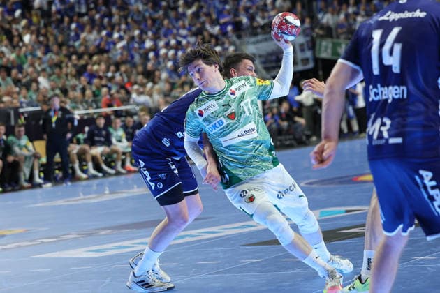 GER, Lanxess Arena Koeln, HBL, LIDL FINAL4, Men, 1. Halbfinale: TVB Lemgo Lippe vs. Fuechse Berlin 18.04.2026, Lanxess Arena , Koeln , GER, Lanxess Arena Koeln, HBL, LIDL FINAL4, Men, 1. Halbfinale: TVB Lemgo Lippe vs. Fuechse Berlin, im Bild: Nils Lichtlein (Fuechse Berlin 17), wirft