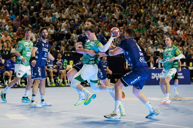 Nils LICHTLEIN (Fuechse Berlin, 17) erzielt ein Tor, Aktion, Torwurf GER, TBV Lemgo Lippe vs. Fuechse Berlin, Handball, DHB Pokal, Halbfinale, Spielzeit 2025 2026, 18.04.2026, GER, TBV Lemgo Lippe vs. Fuechse Berlin, Handball, DHB Pokal, Halbfinale, Spielzeit 2025 2026, 18.04.2026, Koeln Copyright: xEibnerxPressefoto OliverxSchmidtx EP_OST