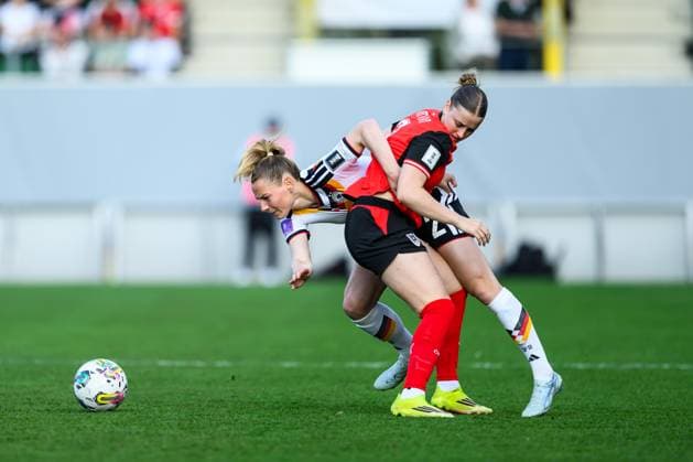 Sport Bilder des Tages WOMEN SOCCER - FIFA World Cup, WM, Weltmeisterschaft, Fussball 2027, quali, AUT vs GER RIED,AUSTRIA,18.APR.26 - WOMEN SOCCER - FIFA Women s World Cup 2027, european qualifiers, OEFB international match, Länderspiel, Nationalmannschaft Austria vs Germany. Image shows Sarah Gutmann (AUT) and Sarai Linder (GER). GEPAxpictures xChristianxMoser