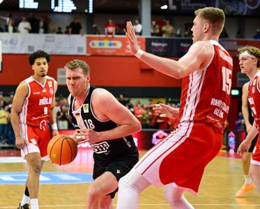 Till Gloger, Björn Rohwer 2.Bundesliga Pro A, 32. Spieltag, 46ers, Basketball, Basketball Saison 2025 2026, BBL, Köln in rot, Deutschland, Giessen 46ers RheinStars Köln, Giessen in schwarz, Herren, Männer
