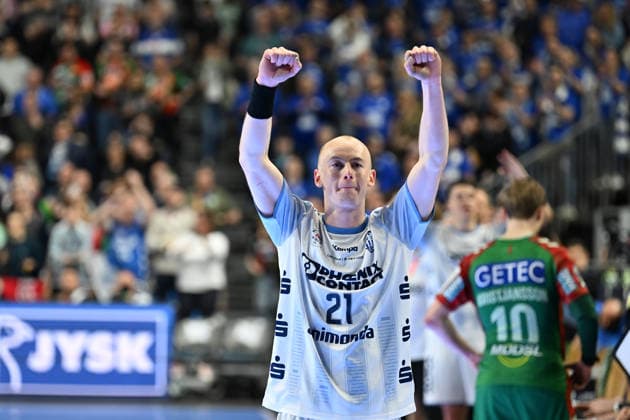 GER, Lanxess Arena Koeln, HBL, LIDL FINAL4, Men, Spiel um Platz 3, TBV Lemgo Lippe vs. SC Magdeburg 19.04.2026, Lanxess Arena , Koeln , GER, Lanxess Arena Koeln, HBL, LIDL FINAL4, Men, Spiel um Platz 3, TBV Lemgo Lippe vs. SC Magdeburg , im Bild: nach Ende des Spiels freuen sich die Lemgoer ueber den Sieg und 3. Platz Leve Carstensen (TBV Lemgo 21),