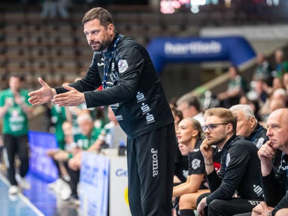 Norman Rentsch, Cheftrainer (BSV Sachsen Zwickau) gibt seiner Mannschaft Anweisungen, BSV Sachsen Zwickau vs. Frisch Auf Goeppingen, Handball, 1. Bundesliga, Spielzeit 2025 2026, 19.04.2026 BSV Sachsen Zwickau vs. Frisch Auf Goeppingen, Handball, 1. Bundesliga, Spielzeit 2025 2026, 19.04.2026 Zwickau Copyright: xMichaelxSchmidt Eibner-Pressefotx EP_MST