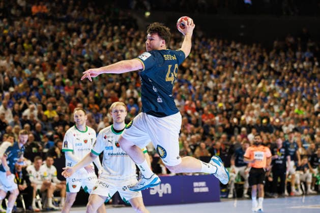 Aron SEESING (Bergischer HC 06, 49) erzielt ein Tor, Aktion, Torwurf GER, Fuechse Berlin vs. Bergischer HC, Handball, DHB-Pokal, LIDL Final4, Finale, Spielzeit 2025 2026, 19.04.2026, GER, Fuechse Berlin vs. Bergischer HC, Handball, DHB-Pokal, LIDL Final4, Finale, Spielzeit 2025 2026, 19.04.2026, Koeln Copyright: xEibnerxPressefoto OliverxSchmidtx EP_OST