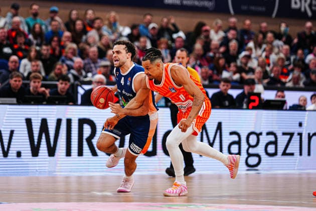 Elias Baggette (Rostock Seawolves, 04), Nelson Weidemann (Ratiopahrm Ulm, 00) GER, Rostock Seawolves vs. Ratiopharm Ulm, Basketball, Bundesliga, Spieltag 30, Saison 2025 2026, 19.04.2026 GER, Rostock Seawolves vs. Ratiopharm Ulm, Basketball, Bundesliga, Spieltag 30, Saison 2025 2026, 19.04.2026 Rostock Copyright: xEibner-Pressefoto MarcelxvonxFehrnx EP_MFN