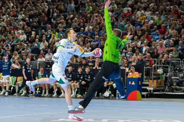 Mathias Gidsel, Rueckraum, (Fuechse Berlin 19), Lukas Diedrich, Torwart (Bergischer Handball-Club 06 16), Bergischer HC - Fuechse Berlin, DHB-Pokal Maenner, Herren, 6. Spieltag, Finale, Daikin HBL, Lidl Final 4, 19.04.2026 Köln NRW Deutschland