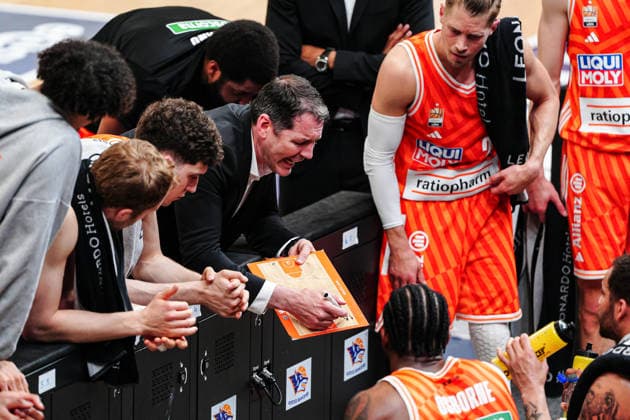 Ansprache TY Harrelson (Ratiopahrm Ulm Headcoach) bei Auszeit GER, Rostock Seawolves vs. Ratiopharm Ulm, Basketball, Bundesliga, Spieltag 30, Saison 2025 2026, 19.04.2026 GER, Rostock Seawolves vs. Ratiopharm Ulm, Basketball, Bundesliga, Spieltag 30, Saison 2025 2026, 19.04.2026 Rostock Copyright: xEibner-Pressefoto MarcelxvonxFehrnx EP_MFN