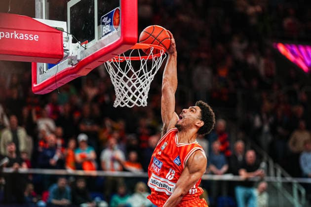 Wurf Mark Smith (Ratiopahrm Ulm, 13) GER, Rostock Seawolves vs. Ratiopharm Ulm, Basketball, Bundesliga, Spieltag 30, Saison 2025 2026, 19.04.2026 GER, Rostock Seawolves vs. Ratiopharm Ulm, Basketball, Bundesliga, Spieltag 30, Saison 2025 2026, 19.04.2026 Rostock Copyright: xEibner-Pressefoto MarcelxvonxFehrnx EP_MFN