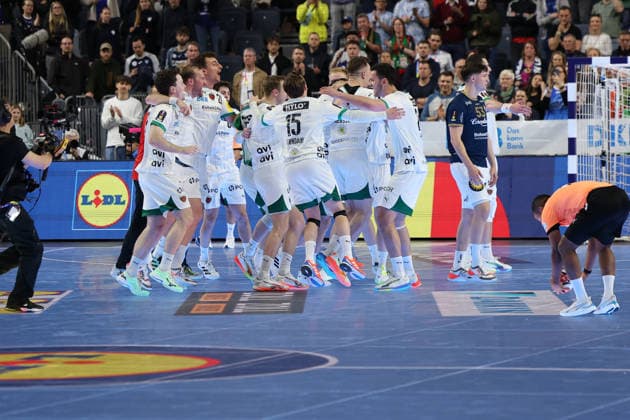 GER, Lanxess Arena Koeln, HBL, LIDL FINAL4, Men, Finale, Fuechse Berlin vs. bergischer HC 19.04.2026, Lanxess Arena , Koeln , GER, Lanxess Arena Koeln, HBL, LIDL FINAL4, Men, Finale, Fuechse Berlin vs. bergischer HC, im Bild: Berlin ist Pokalsieger und bejubelt den Titel