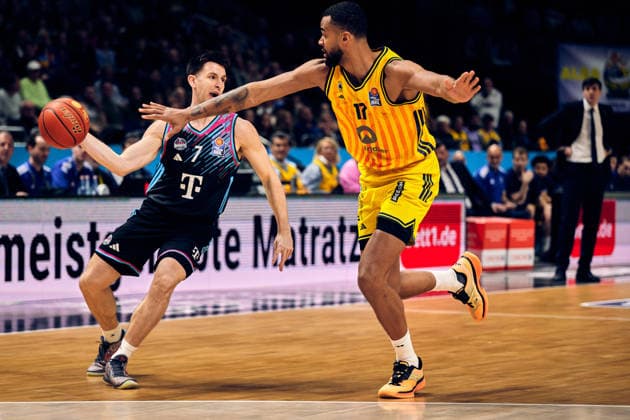 Grayson Murphy (Telekom Baskets Bonn, 07), Norris Agbakoko (Alba Berlin, 17), GER, ALBA Berlin vs. Telekom Baskets Bonn, Basketball Herren, easy Credit BBL, Saison 2025 2026, 30. Spieltag, 20.04.2026 GER, ALBA Berlin vs. Telekom Baskets Bonn, Basketball Herren, easy Credit BBL, Saison 2025 2026, 30. Spieltag, 20.04.2026 Berlin