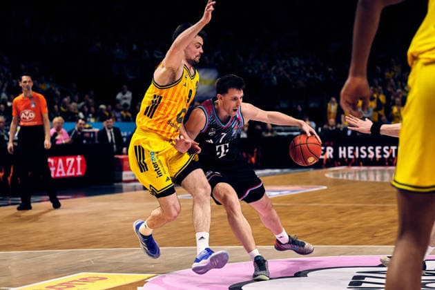Jonas Mattisseck (Alba Berlin, 09), Grayson Murphy (Telekom Baskets Bonn, 07), GER, ALBA Berlin vs. Telekom Baskets Bonn, Basketball Herren, easy Credit BBL, Saison 2025 2026, 30. Spieltag, 20.04.2026 GER, ALBA Berlin vs. Telekom Baskets Bonn, Basketball Herren, easy Credit BBL, Saison 2025 2026, 30. Spieltag, 20.04.2026 Berlin