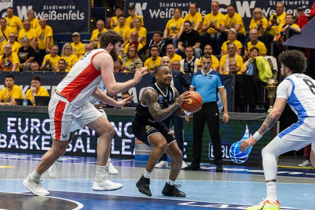 GER, ENBL VIMODROM Final 4, Halbfinale 2, SYNTAINICS MBC - Manchester Basketball. 22.04.2026, Stadthalle, Weißenfels, GER, ENBL VIMODROM Final 4, Halbfinale 2, SYNTAINICS MBC - Manchester Basketball. Charles Callison (Syntainics MBC, 23) Â Foto Alexander Trienitz Weißenfels Stadthalle Sachsen-Anhalt Deutschland