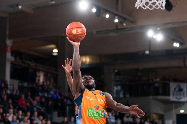 TJ Crockett Jr (Rostock Seawolves, 0) beim Korbleger, GER, Veolia Towers Hamburg vs Rostock Seawolves, Basketball, Bundesliga, Spieltag 13, Saison 2025 2026, 22.04.2026 GER, Veolia Towers Hamburg vs Rostock Seawolves, Basketball, Bundesliga, Spieltag 13, Saison 2025 2026, 22.04.2026 Hamburg Copyright: xEibner-Pressefoto MaxxVincenx EP_MVN