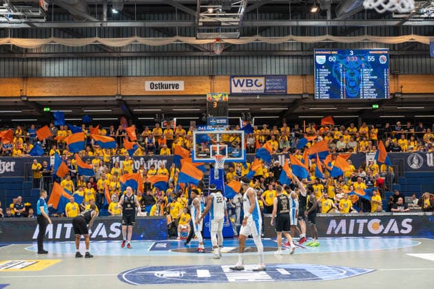 Der Weissenfelser Fanblock supportet sein Team GER, Syntainics MBC vs. Manchester Basketball Club, Basketball, European North Basketball League, Halbinale, Saison 2025 2026, 22.04.2026 GER, Syntainics MBC vs. Manchester Basketball Club, Basketball, European North Basketball League, Halbinale, Saison 2025 2026, 22.04.2026 Weissenfels Copyright: xEibner-Pressefoto PiaxSchindlerx EP_PSR