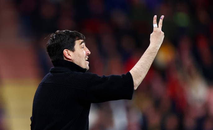 AFC Bournemouth Manager Andoni Iraola. AFC Bournemouth v Leeds United, Premier League, Football, Vitality Stadium, Bournemouth, UK - 22 Apr 2026Bournemouth Vitality Stadium United Kingdom EDITORIAL USE ONLY No use with unauthorised audio, video, data, fixture lists, club league logos or live services. Online in-match use limited to 120 images, no video emulation. No use in betting, games or single club league player publications. Copyright: xJamesxMarsh Shutterstockx 16837522bf