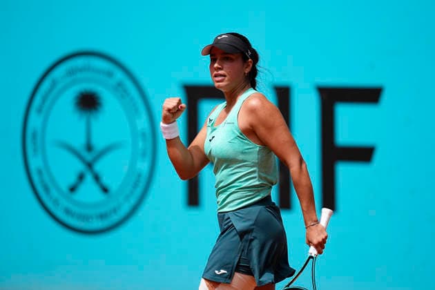 April 23, 2026, Madrid, Madrid, Spain: Jessica Bouzas of Spain plays against Diana Shnaider of Rusia during the Mutua Madrid Open 2026, ATP, Tennis Herren Masters 1000 and WTA, Tennis Damen 1000, at La Caja Magica on April 23, 2026 in Madrid, Spain. Madrid Spain - ZUMAa181 20260423_zaa_a181_129 Copyright: xOscarxJ.xBarrosox