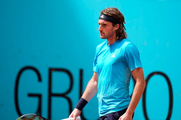 April 23, 2026, Madrid, Madrid, Spain: Stefanos Tsitsipas of Greece plays against Patrick Kypson of USA during the Mutua Madrid Open 2026, ATP, Tennis Herren Masters 1000 and WTA, Tennis Damen 1000, at La Caja Magica on April 23, 2026 in Madrid, Spain. Madrid Spain - ZUMAa181 20260423_zaa_a181_243 Copyright: xOscarxJ.xBarrosox