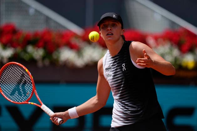April 23, 2026, Madrid, Madrid, Spain: Iga Swiatek of Poland reacts after winning against Daria Snigur of Ukraine during the Mutua Madrid Open 2026, ATP, Tennis Herren Masters 1000 and WTA, Tennis Damen 1000, at La Caja Magica on April 23, 2026 in Madrid, Spain. Madrid Spain - ZUMAa181 20260423_zaa_a181_297 Copyright: xOscarxJ.xBarrosox
