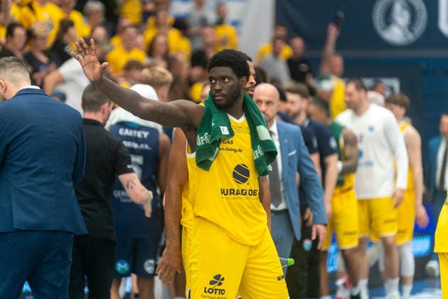 Khyri Thomas (Syntainics MBC, 00) nach Abpfiff der Partie GER, Syntainics MBC vs. CSO Voluntari, Basketball, European North Basketball League, Spiel um Platz 3, Saison 2025 2026, 23.04.2026 GER, Syntainics MBC vs. CSO Voluntari, Basketball, European North Basketball League, Spiel um Platz 3, Saison 2025 2026, 23.04.2026 Weissenfels Copyright: xEibner-Pressefoto PiaxSchindlerx EP_PSR