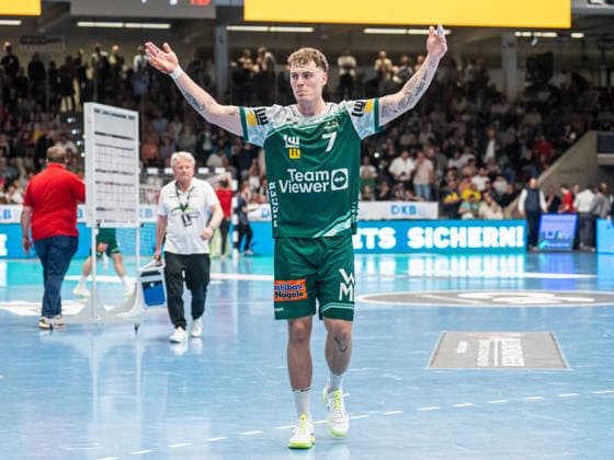 Victor Kloeve (Frisch Auf Goeppingen, 07) feuert die Fans an, Frisch Auf Goeppingen vs. Rhein-Neckar Loewen, Handball, 1. Bundesliga, Herren, Spielzeit 2025 2026, 23.04.2026, Frisch Auf Goeppingen vs. Rhein-Neckar Loewen, Handball, 1. Bundesliga, Herren, Spielzeit 2025 2026, 23.04.2026 Goeppingen Copyright: xEibner-Pressefoto MichaelxSchmidx EP_MST