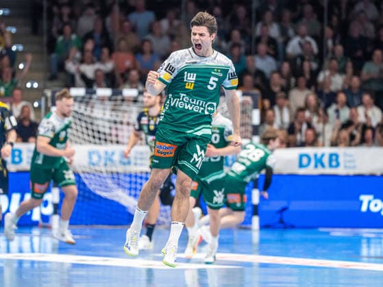 Rutger ten Velde (Frisch Auf Goeppingen, 05) springt vor Freude jubelnd in die Luft, Frisch Auf Goeppingen vs. Rhein-Neckar Loewen, Handball, 1. Bundesliga, Herren, Spielzeit 2025 2026, 23.04.2026, Frisch Auf Goeppingen vs. Rhein-Neckar Loewen, Handball, 1. Bundesliga, Herren, Spielzeit 2025 2026, 23.04.2026 Goeppingen Copyright: xEibner-Pressefoto MichaelxSchmidx EP_MST