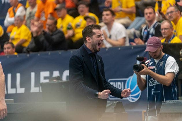 Marco Legovich (Dziki Warschau, Chef-Trainer) GER, Manchester Basketball vs. Dziki Warschau, Basketball, European North Basketball League, Finale, Saison 2025 2026, 23.04.2026 GER, Manchester Basketball vs. Dziki Warschau, Basketball, European North Basketball League, Finale, Saison 2025 2026, 23.04.2026 Weissenfels Copyright: xEibner-Pressefoto PiaxSchindlerx EP_PSR