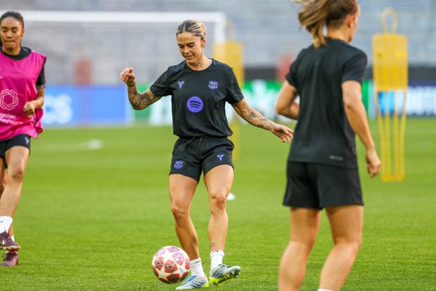 Maria Leon FC Barcelona, Barca 04) mit Ball, GER, Offizielles Abschlusstraining, FC Barcelona, Fussball, UEFA Womens Champions League, Halbfinale, Hinspiel, Saison 2025 2026, 24.04.2026, GER, Offizielles Abschlusstraining, FC Barcelona, Fussball, UEFA Womens Champions League, Halbfinale, Hinspiel, Saison 2025 2026, 24.04.2026 Muenchen Copyright: xEibner-Pressefoto JennixMaulx EP_JML