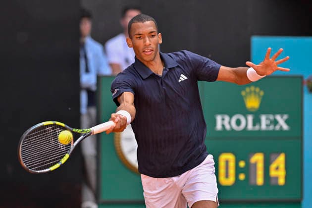 April 25, 2026, Madrid, Madrid, Spain: FELIX AUGER ALIASSIME of canada - ADIDAS during the Mutua Madrid Open 2026, ATP, Tennis Herren Masters 1000 and WTA, Tennis Damen 1000 tennis tournament, celebrated at Caja Magica on April 24, 2026 in Madrid, Spain. Madrid Spain - ZUMAc312 20260425_zsp_c312_265 Copyright: xOscarxManuelxSanchezx