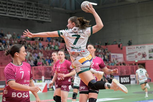 Lea Watzl (FrischAuf Goeppingen, 07) beim Wurf Tor TusSies Metzingen vs. FrischAuf Goeppingen , Handball, Alsco HBF, 2. Play-Off Ligaspieltag, Saison 2025 2026, 25.04.2026 TusSies Metzingen vs. FrischAuf Goeppingen , Handball, Alsco HBF, 2. Play-Off Ligaspieltag, Saison 2025 2026, 25.04.2026 Tuebingen Copyright: xEibner-Pressefoto TobiasxBaurx EP_TBR