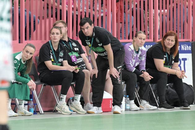 Nico Kiener (FrischAuf Goeppingen, Trainer) TusSies Metzingen vs. FrischAuf Goeppingen , Handball, Alsco HBF, 2. Play-Off Ligaspieltag, Saison 2025 2026, 25.04.2026 TusSies Metzingen vs. FrischAuf Goeppingen , Handball, Alsco HBF, 2. Play-Off Ligaspieltag, Saison 2025 2026, 25.04.2026 Tuebingen Copyright: xEibner-Pressefoto TobiasxBaurx EP_TBR