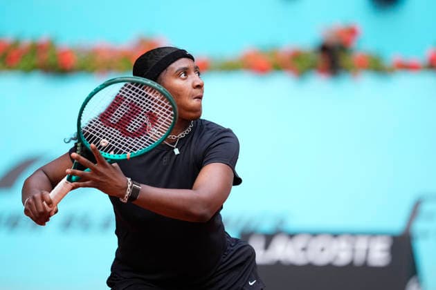 April 25, 2026, Madrid, Madrid, Spain: Hailey Baptiste of USA plays against Jasmine Paolini of Italy during the Mutua Madrid Open 2026, ATP, Tennis Herren Masters 1000 and WTA, Tennis Damen 1000, at La Caja Magica on April 25, 2026 in Madrid, Spain. Mutua Madrid Open 2026 - Day 6 - ZUMAa181 20260425_zaa_a181_283 Copyright: xOscarxJ.xBarrosox