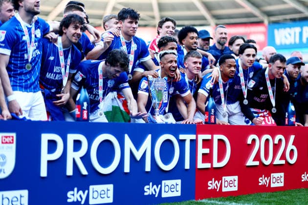 Cardiff City players celebrate being promoted to the Championship after finishing runners up in League One. Cardiff City v Northampton Town, EFL Sky Bet League One, Football, Cardiff City Stadium, Cardiff, UK - 25 Apr 2026Cardiff Cardiff City Stadium United Kingdom EDITORIAL USE ONLY No use with unauthorised audio, video, data, fixture lists, club league logos or live services. Online in-match use limited to 120 images, no video emulation. No use in betting, games or single club league player publications. Copyright: xJamesxMarsh Shutterstockx 16838783df